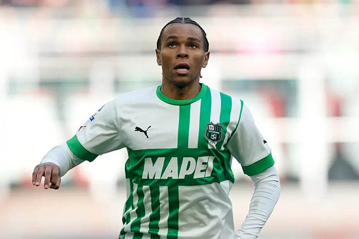 Transfer çalışmalarını sürdüren Beşiktaş, Sassuolo'dan Armand Lauriente'yi kadrosuna katmaya bir adım daha yaklaştı.<br>