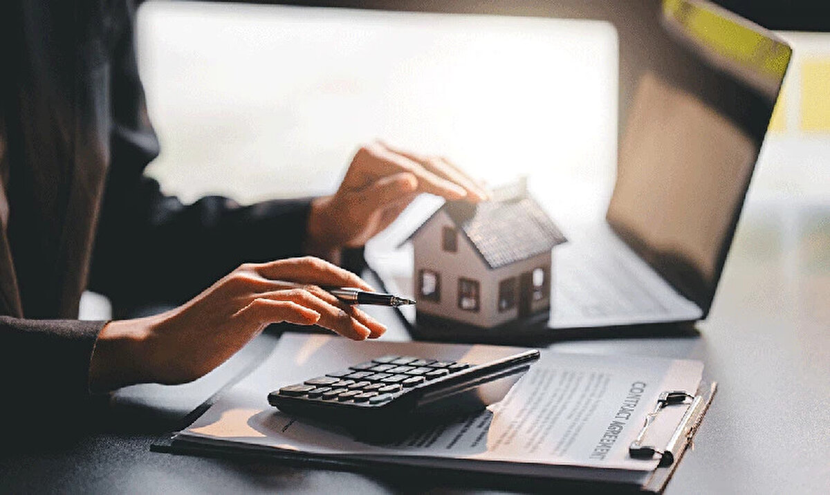 <br><br>GERİ ÖDEME KOŞULLARI<br><br>Faizsiz konut kredisinin geri ödemesi, hak sahibinin maaşının dörtte biri oranında kesinti yapılarak gerçekleştiriliyor.<br>