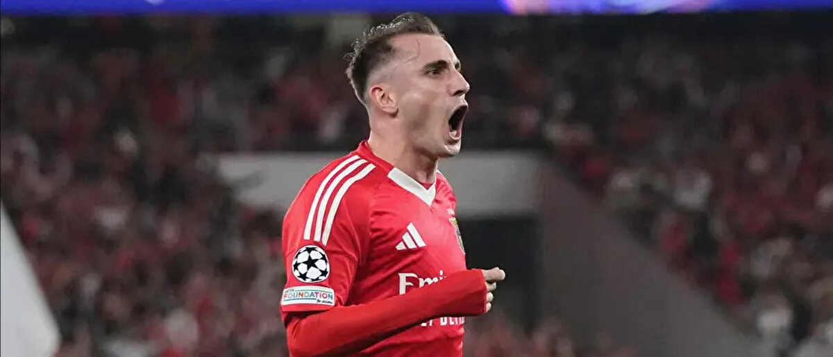 Fenerbahçe'nin kadrosuna katmak için uğraş verdiği Kerem Aktürkoğlu, sarı-lacivertlilerle oynayacakları Şampiyonlar Ligi play-off turu maçı için İstanbul'a gelen Benfica'nın kafilesinde yer aldı.<br>