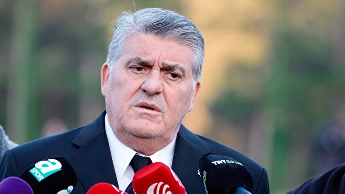 Transfer süreci ile ilgili de bilgi veren Serdal Adalı, "Önümüzdeki hafta içi eksik bölgelerimize de transferlerimizi yapacağız." şeklinde konuştu.<br>