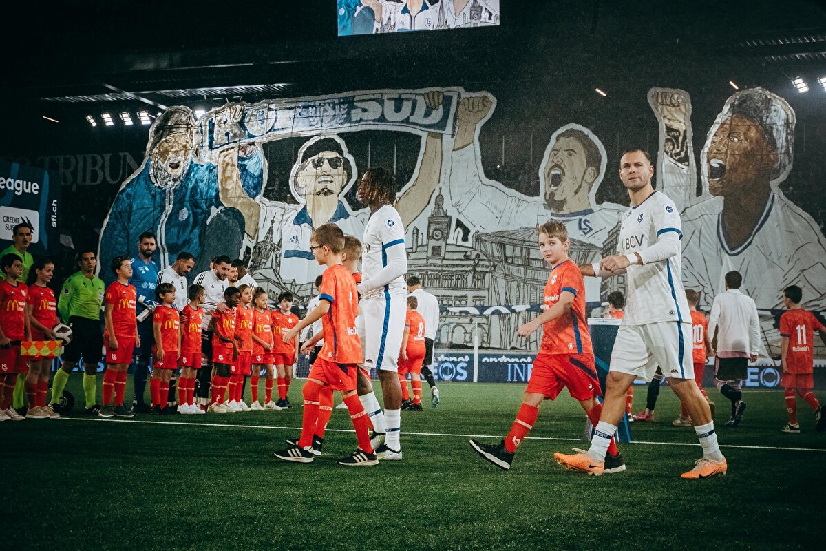 "En tehlikeli oyuncuları Alvyn Sanches’in sakat olmasını Beşiktaş için bir avantaj olarak görüyorum. İleride çok hızlı çoğalabilen ve sıkça atak girişiminde bulunan bir takım. Beşiktaş’ı ileri oyunda çok hızlı ve teknik bir hücum hattı beklediğini söyleyebilirim. "