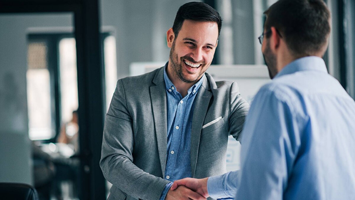 Müteşekkir:<br>Teşekkür eden, minnettar