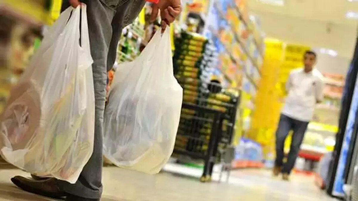 Cumhur Reyonu nedir sorusunun cevabı:<br><br>Kısaca, Cumhur Reyonu nedir? sorusunun cevabı: Vatandaşın temel gıdaya uygun fiyatla erişimini sağlamak amacıyla devlet tarafından kurulacak ve zincir marketlerden küçük esnafa kadar uzanacak bir ucuz reyon projesidir. Eğer sürdürülebilir şekilde uygulanabilirse, Cumhur Reyonu hem gıda enflasyonuna hem de vatandaşın alım gücüne doğrudan olumlu katkı yapabilir.