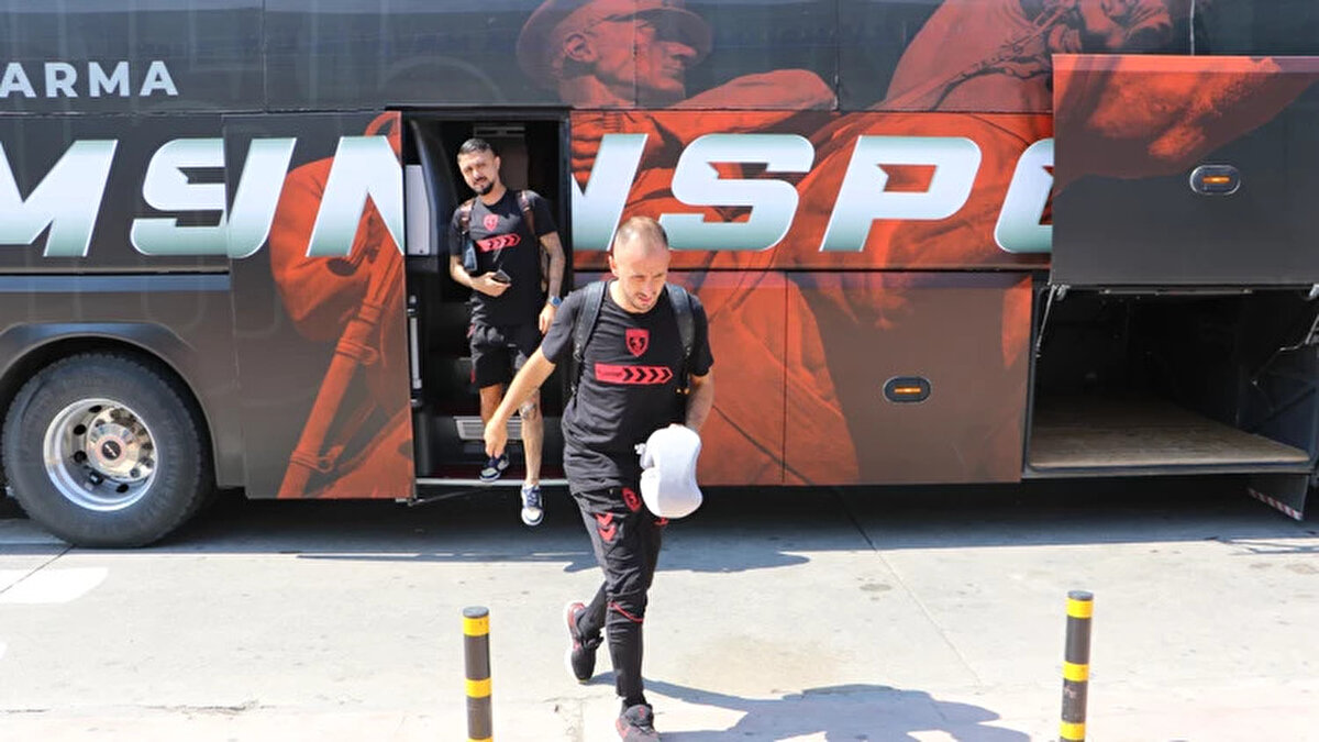 MUHTEMEL 11'LER<br><br>Panathinaikos: Dragowski, Kotsiras, Palmer-Brown, Touba, Kiriakopoulos, Chirivella, Maksimovic, Tete, Bakasetas, Pellistri, Swiderkski<br><br>Samsunspor: Okan, Zeki, Satka, Van Drongelen, Tomasson, Celil, Soner, Dimata, Ntcham, Emre, Mouandilmadji