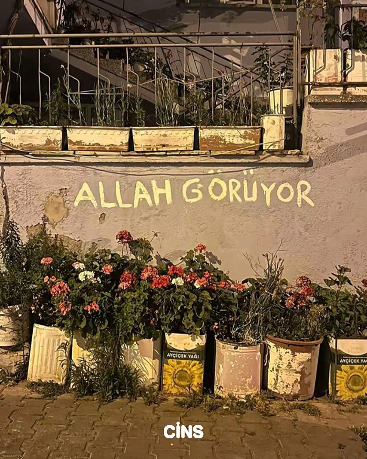 Allah görüyor.