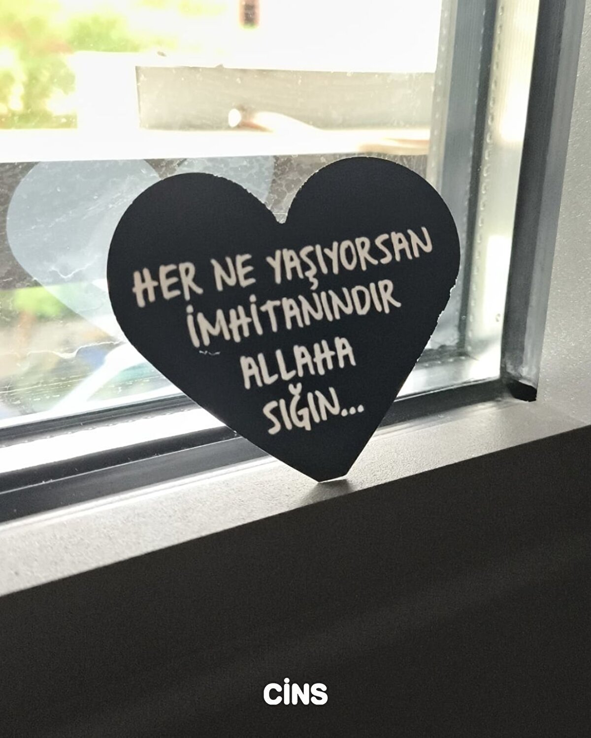 Her ne yaşıyorsan imtihanındır. Allah’a sığın