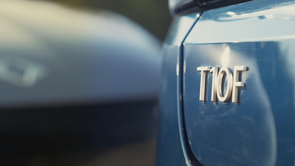 Şarj<br>%20 → %80 : 28 dakika<br><br>V2L (Vehicle to Load)<br>Araçtan elektrikli cihazlara enerji aktarımı