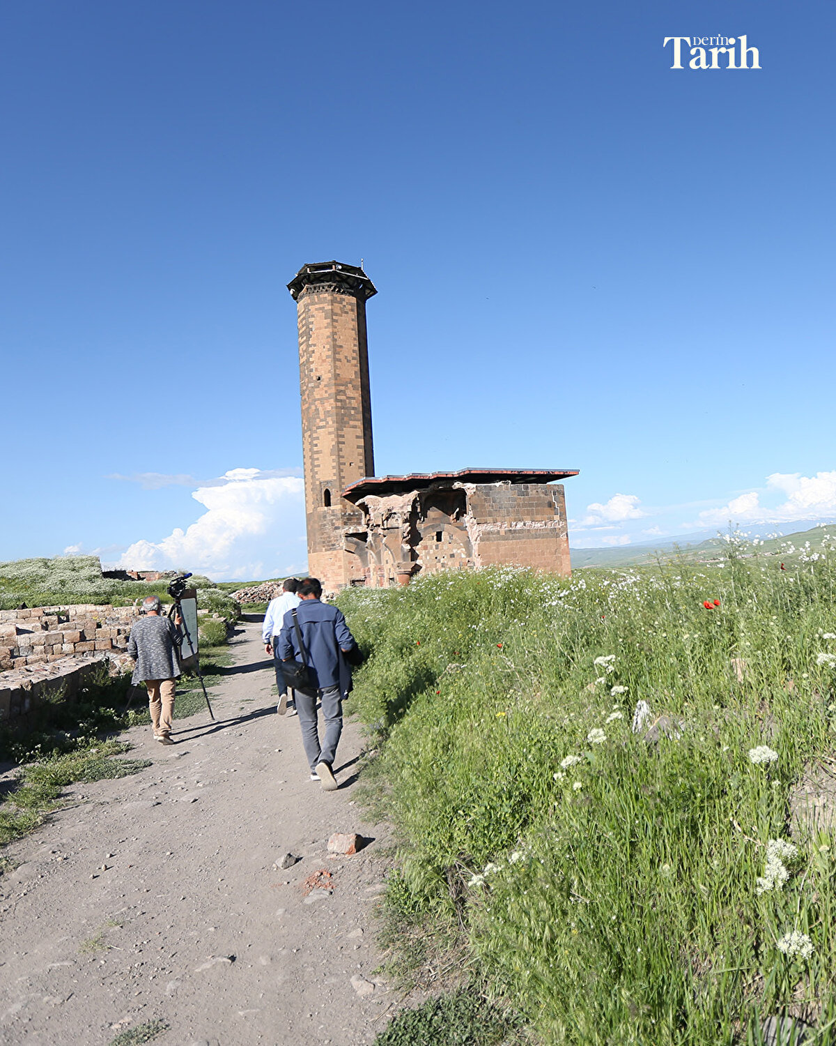 Sultan Melikşah'ın emriyle Ebu'l Menuçehr tarafından 1072-1092 yılları arasında yapılan Ebu'l Menuçehr Camisi, asırlardır zamana meydan okuyor.