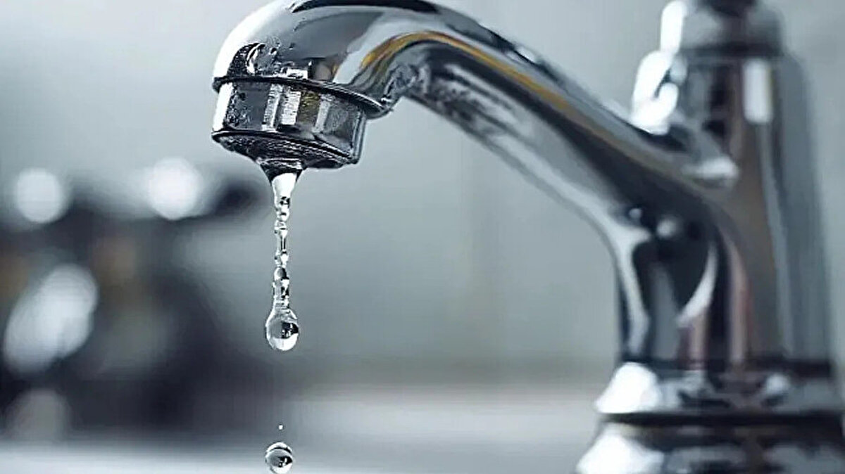 İzmir Su ve Kanalizasyon İdaresi Genel Müdürlüğünün (İZSU), ABD merkezli X şirketinin sosyal medya platformundaki hesabından yapılan açıklamada, kuraklık kaynaklı su kesintileri süresince ölçülen su tüketim değerleri ve kalan su rezervi göz önünde bulundurularak, 22 Ağustos'tan itibaren kesinti planında değişiklik yapıldığı belirtildi.