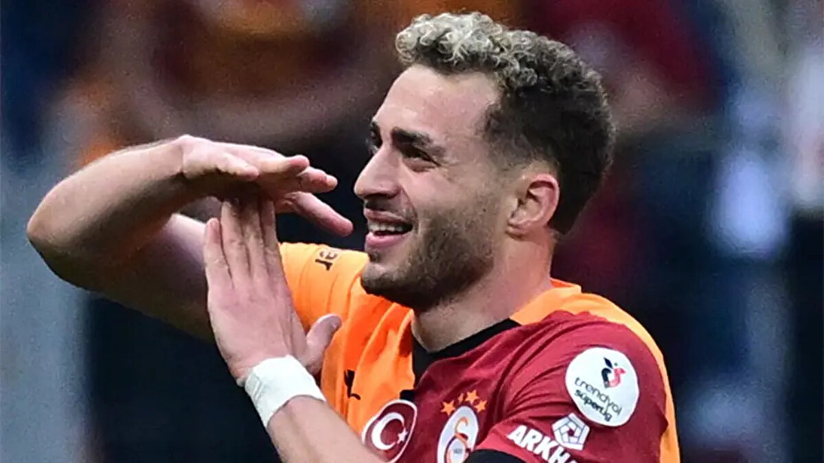 Barış Alper Yılmaz'ın Galatasaray'ın antrenman yaptığı saatte Kemerburgaz Tesisleri'ne geldiği ve son idmana da katılmayacağını bildirdiği aktarıldı.<br>