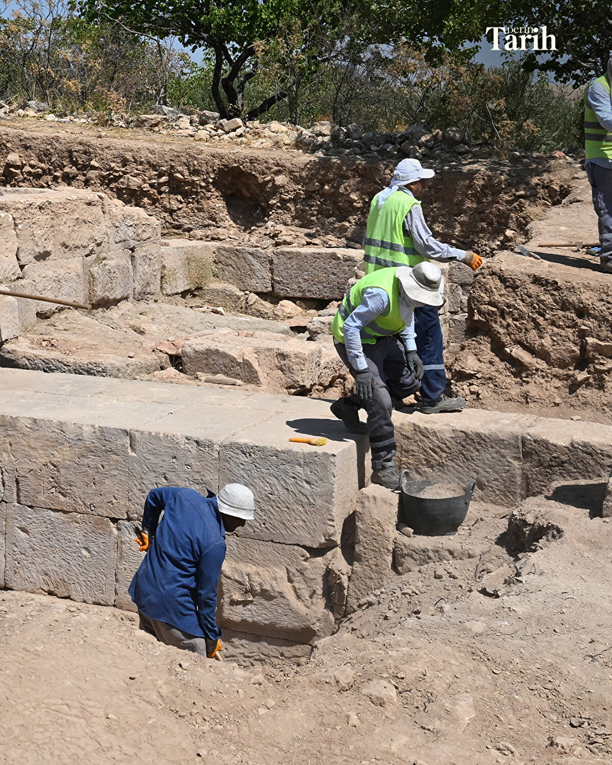 Yaklaşık 60 metre uzunluğunda, 40 metre genişliğinde ve 15 metre yüksekliğinde olan yapı, Roma döneminin en büyük yapılarından biri olarak kabul ediliyor.