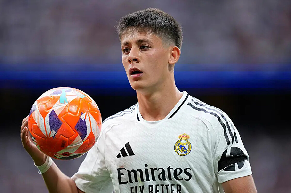 Alonso açıklamasında, "Henüz çok fazla çalışamadık ama kaliteli oyuncularımız var: Arda harika… Trent, Mastantuono ve Kylian Mappe de... Hala yapmamız gereken şeyler var. Birçok seçeneğimiz var." ifadelerini kullandı.<br>