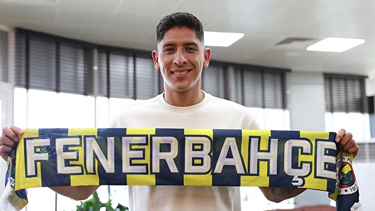 Edson Alvarez ise imza sonrası yaptığı açıklamada şu ifadeleri kullandı:<br> <br> <br>Öncelikle teşekkür ederim. Son birkaç gündür hem kulübün hem de taraftarların ilgisi inanılmazdı. Fenerbahçe’ye gelmeden önce çok büyük bir kulüp olduğunu biliyordum fakat buraya geldiğim ilk andan itibaren şunu gördüm ki Fenerbahçe düşündüğümden çok daha büyük bir kulüp. Buraya geldiğim için çok mutluyum. Bir an önce takımımla antrenman yapmak, stadımızda taraftarlarımızla tanışıp onların önünde maça çıkmak istiyorum.