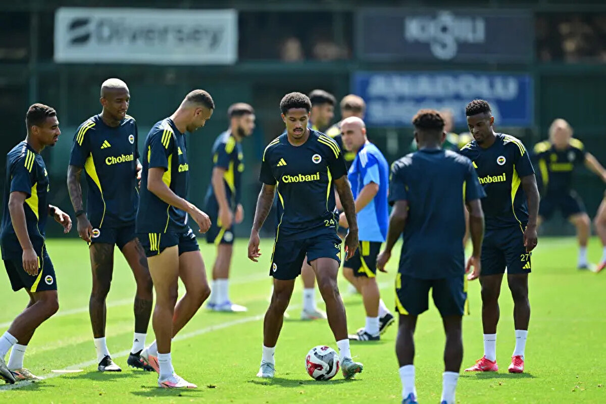 Sözcü gazetesinde yer alan habere göre; Fenerbahçe en az 4 yabancı oyuncusuyla yollarını ayırmak zorunda.<br>