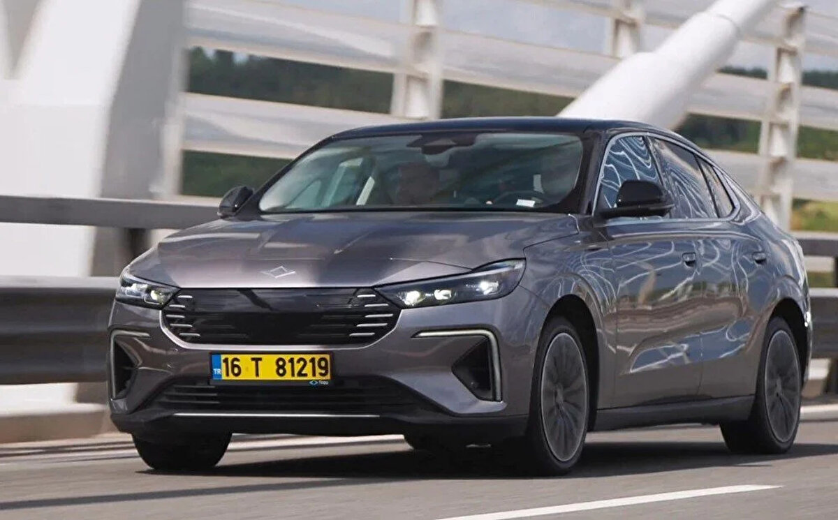 Dijital kokpit, mobil internet, Wi-Fi erişim noktası gibi özelliklerle donatılan T10F, elektrikli otomobil pazarında güçlü bir alternatif olarak öne çıkıyor.