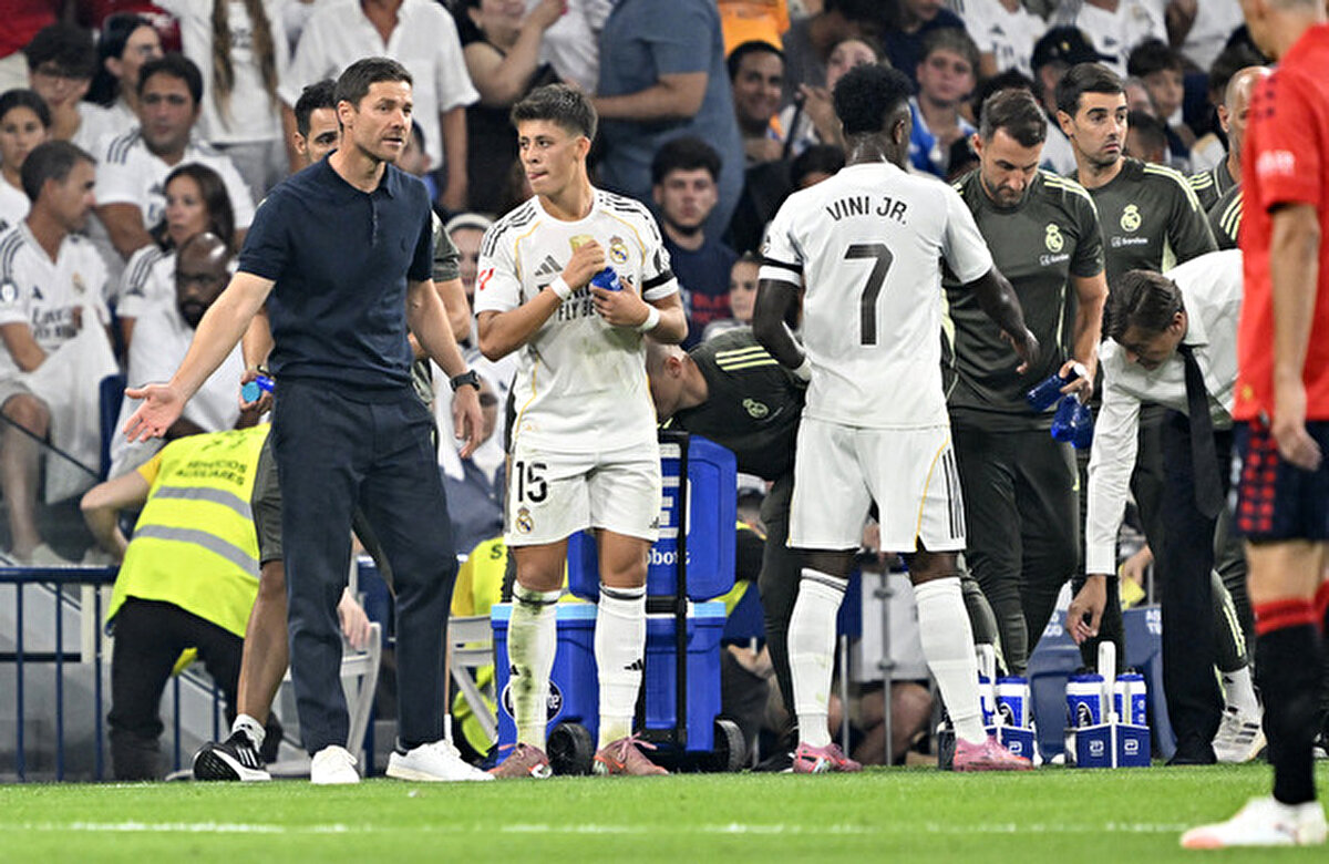 Real Oviedo - Real Madrid maçı hangi kanalda canlı yayınlanacak?<br><br>Carlos Tartiere Stadyumu’nda oynanacak Real Oviedo - Real Madrid karşılaşması, S Sport ve S Sport Plus kanallarından canlı olarak izlenebilecek. Futbolseverler S Sport aboneliği üzerinden maçı kesintisiz takip edebilir.