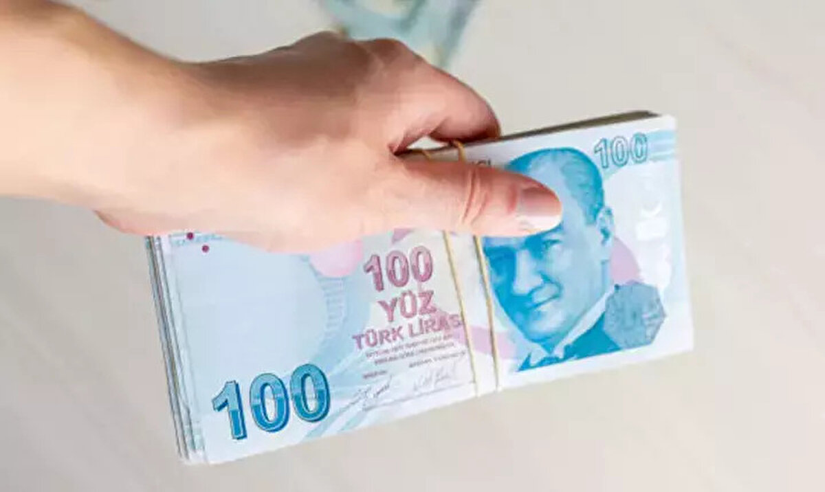 2025-2026 KYK bursu ne kadar?<br><br>2025-2026 KYK burs miktarı için henüz resmi bir duyuru yapılmadı. Ancak 2025 Ocak ayı itibarıyla ön lisans ve lisans öğrencileri için KYK burs ve kredi ödemeleri aylık 3.000 TL olarak belirlenmişti. Yeni dönem için de burs miktarının artıp artmayacağı Bakanlık tarafından açıklanacak.