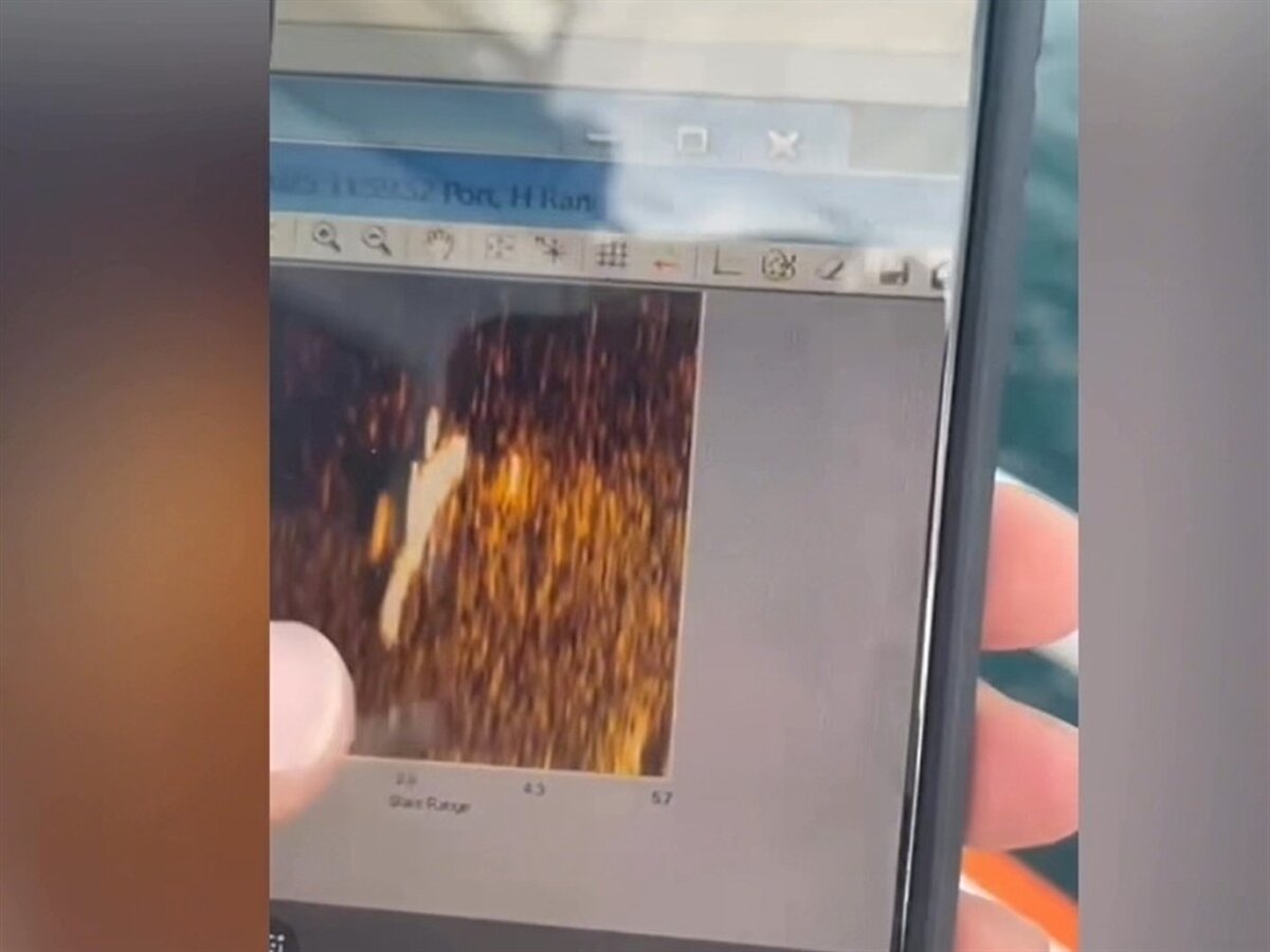 19. günde bulundu<br><br>Sahil Güvenlik Güney Marmara Grup Komutanlığı, Kıyı Emniyeti Genel Müdürlüğü ile Samsun Emniyet Müdürlüğü Deniz Limanı Şube Müdürlüğü, Çanakkale Emniyet Müdürlüğü Deniz Limanı Şube Müdürlüğü, İzmir Emniyet Müdürlüğü Deniz Limanı Şube Müdürlüğü ve Yalova Deniz Limanı Şube Müdürlüğü ekipleri tarafından yürütülen arama çalışmalarının 19’uncu gününde Yukay’ın cansız bedenine ulaşıldı. Kaza kırımın olduğu bölgede, Erdek ilçesinin 7 mil açığında, denizin 68 metre derinliğinde YTS cihazı ile deniz polisi tarafından tespit edilen Halit Yukay’ın cenazesi, ROV ile de görüntülendi. Cenazenin etrafında, tekneye ait motorun plakaları ile botun parçaları da tespit edildi.<br><br>Cenazenin deniz dibinden çıkarma çalışmasının, cenaze bütünlüğünün bozulmaması için, Deniz Kuvvetleri Komutanlığı ile koordineli olarak yürütülmesi planlanıyordu. Ancak yapılan istişareler sonucu cenazenin ROV ile çıkarılmasına karar verildiği belirtildi.