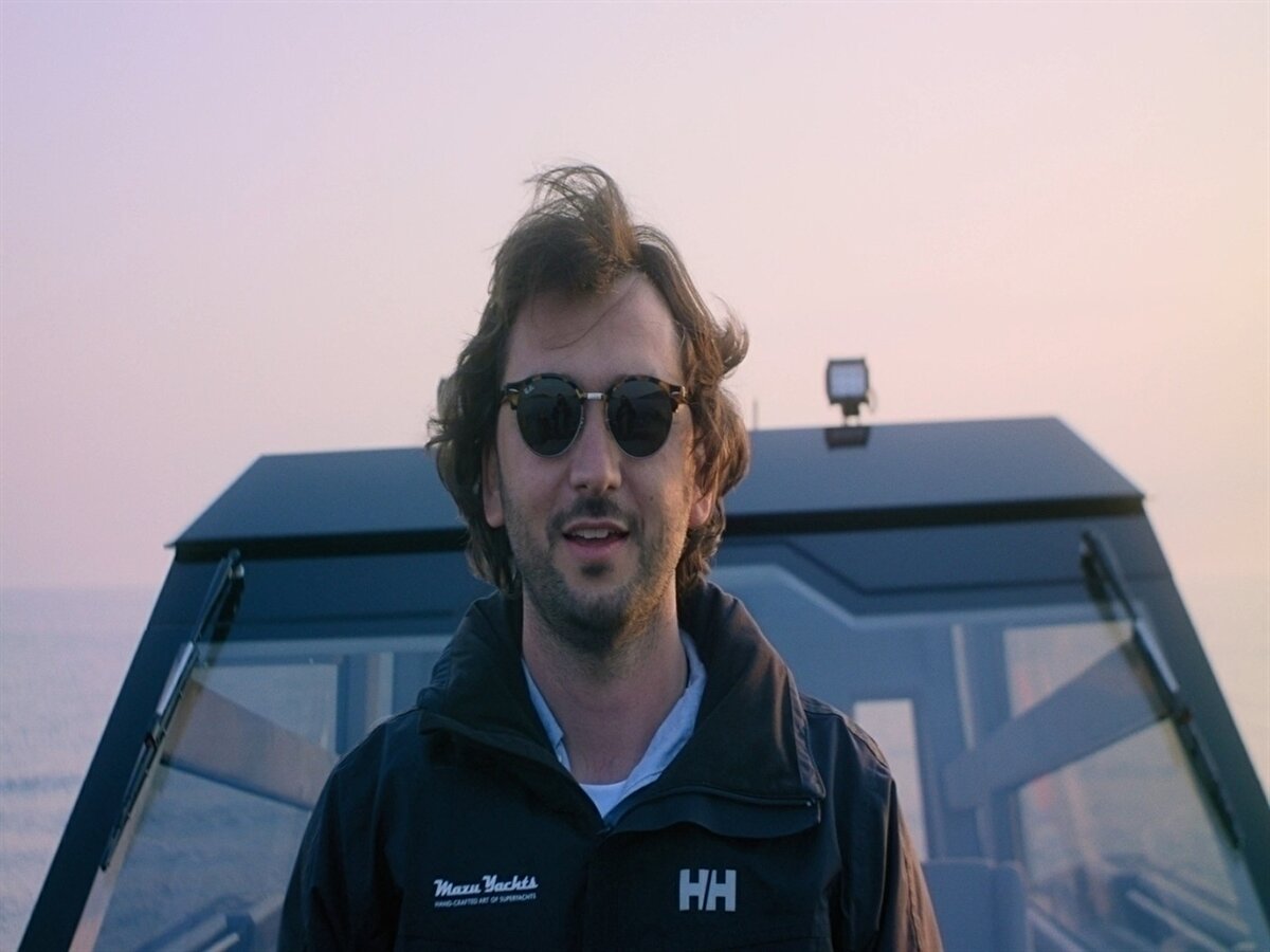 İş insanı Halit Yukay, 4 Ağustos saat 15.10'da Yalova'dan Bozcaada’ya gitmek üzere kendisine ait 'Graywolf' isimli tekneyle denize açıldı. Aynı gün kendisinden haber alınamayan Yukay'ın yakınlarının ihbarı üzerine Sahil Güvenlik ekipleri harekete geçti. Ekipler arama çalışması başlatırken, 5 Ağustos saat 14.30 sıralarında Balıkesir’in Erdek ilçesi Kapıdağ Yarımadası Turanköy açıklarında seyir halinde olan ticari gemiden deniz yüzeyinde yarı batık durumda tekne parçalarının görüldüğü ihbarı yapıldı.