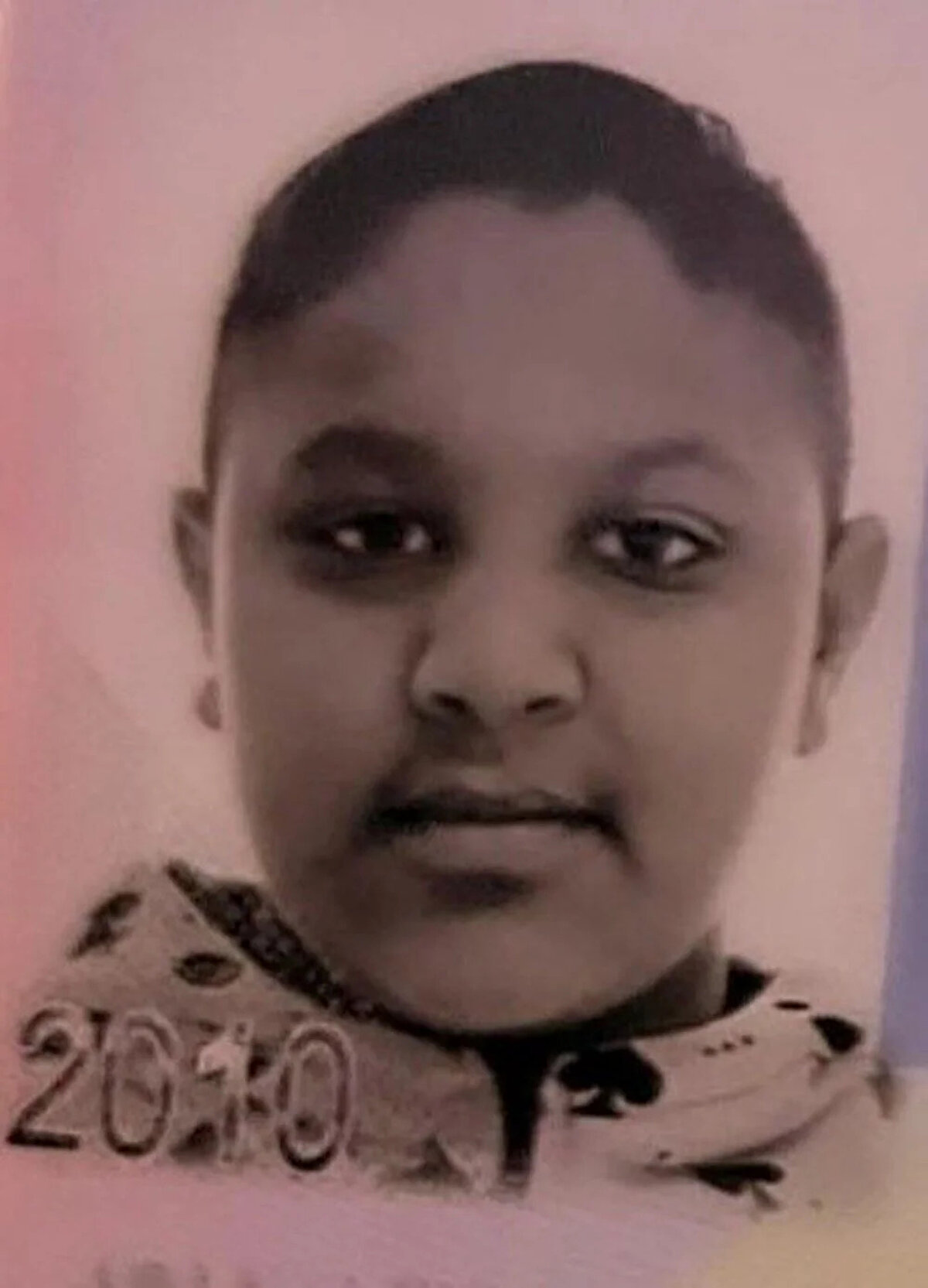 <br>EV HAPSİ VE ADLİ KONTROL KARARI<br><br>Emniyette işlemleri biten şahıslar adliyeye sevk edildi.<br><br>Şüphelilerden E.K. ev hapsi şartıyla diğer şüpheliler de adli kontrol şartıyla serbest bırakıldı.<br>