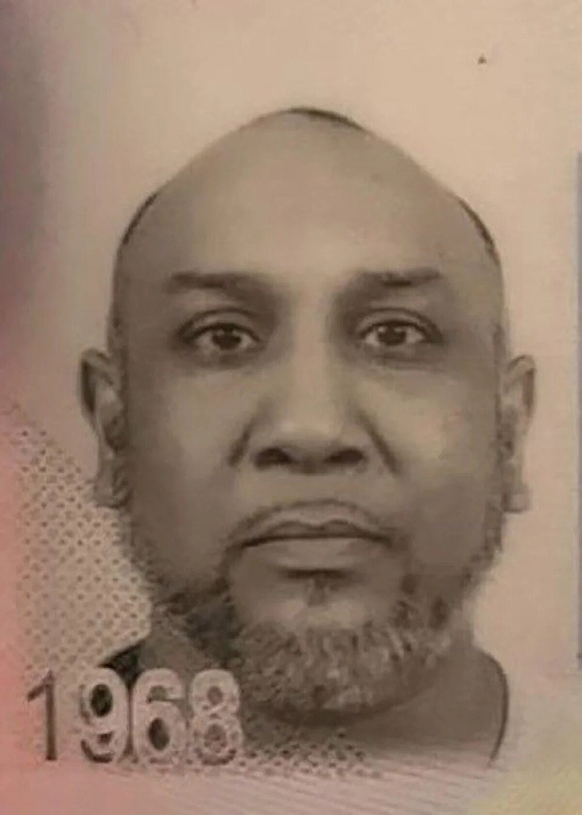 <br>NE OLMUŞTU?<br><br>İstanbul Fatih'te bulunan bir otelde 22 Ağustos 2025 tarihinde Hollanda'dan tatil için Türkiye'ye gelen Rashid Mohammed Ajoeb (57), oğulları Mohammed Jamil Yusuf (17) ve Mohammed Yazdani (15) ile birlikte gezmek için akşam Taksim'e gitmişti.<br><br>Baba ve oğulları gezip yemek yedikten sonra akşam otele geri dönmüşlerdi.<br><br>Sabah saatlerinde Hollandalı ailenin odasından sesler geldiğini duyan otel çalışanları, oraya girdiklerinde çocukları hareketsiz şekilde yerde yattığını, baba Mohammed Ajoeb'in ise fenalık geçirdiğini görmüştü.<br><br>İki çocuk hayatını kaybederken, baba hastaneye kaldırılmıştı.<br>