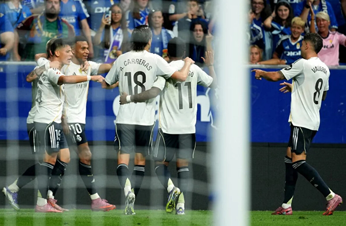 Real Madrid, La Liga'nın 2. haftasında Real Oviedo'yu Kylian Mbappe'nin iki golü ve Vinicius Jr'ın golleriyle 3-0 mağlup etti.<br>