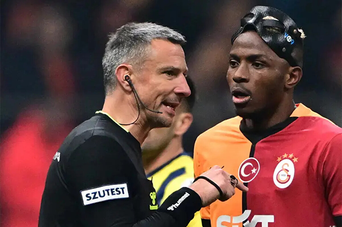 Fenerbahçe, Şampiyonlar Ligi play-off turu rövanşında 27 Ağustos Çarşamba akşamı Benfica deplasmanına çıkacak. Kadıköy'de 0-0 berabere biten ilk maçın rövanşında düdük çalacak hakem de açıklandı.<br>