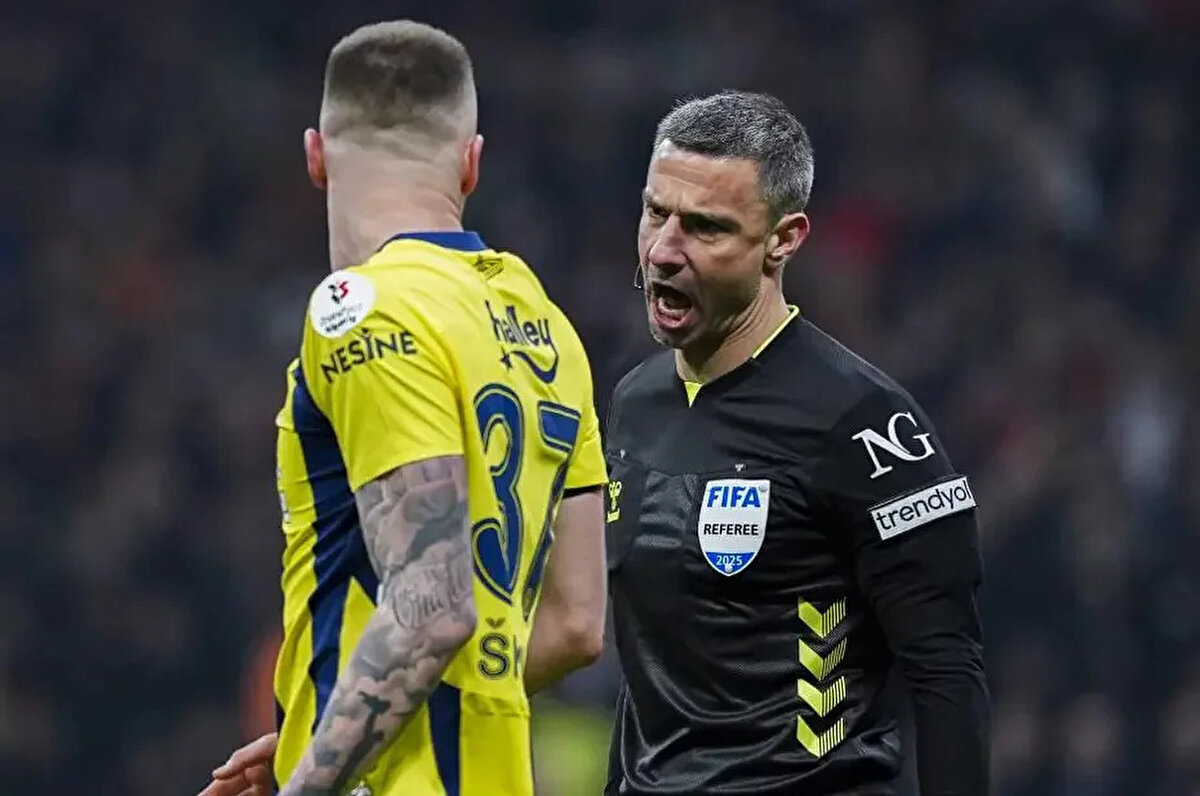 Slavko Vincic, 55 yıl sonra ezeli rekabette düdük çalan ilk yabancı hakem olarak kayıtlara geçmişti.<br>