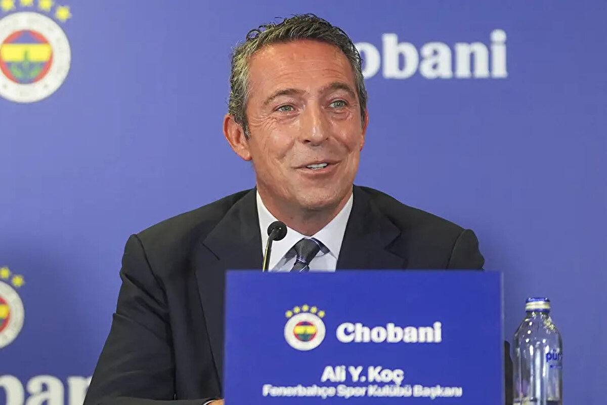 Para yönetimin cebinden çıkacak<br><br><br><br>Fenerbahçe'de belirlenen 3 milyon euroluk Şampiyonlar Ligi primi kulübün kasasından değil yönetimin cebinden çıkacak.<br>