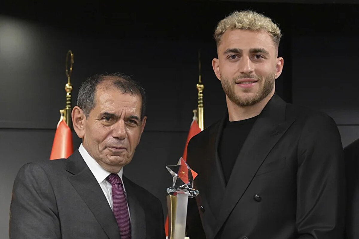 Yönetimle görüşecek<br><br><br>Barış Alper Yılmaz cephesi, Galatasaray yönetimiyle bir kez daha görüşme kararı aldı. Görüşmenin ardından gerekenin yapılacağı aktarıldı.