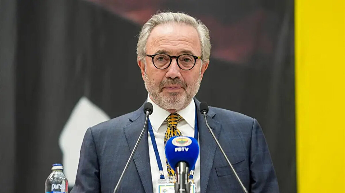 Akın, yeni sezon ve Benfica eşleşmesi için, "Güzel bir başlangıç oldu. Bir maç eksiğimiz olması kötü. Onu da tamamlarsak aradaki fark çok büyük bir şey değil. Bunların hepsi kapanır. Daha sezonun başındayız. İnşallah güzel bir sezon olur. Taraftar gayet iştahlı. Herhangi bir sıkıntı yok. İnşallah sonu iyi gelir. Benfica'yı da elersek çok çok iyi olur." dedi.<br>