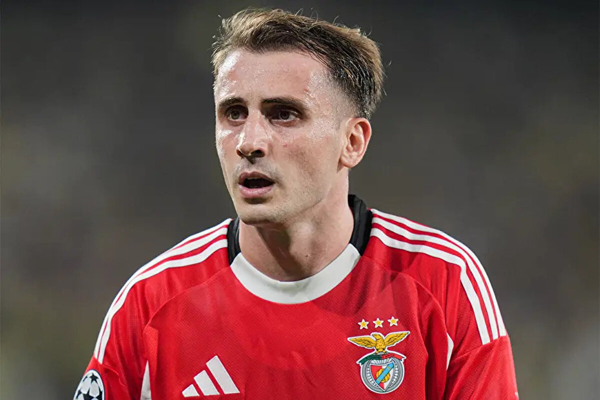 Benfica forması giyen Kerem Aktürkoğlu, Fenerbahçe'nin transfer gündeminde yer alıyor. Hamdi Akın, milli futbolcunun transferiyle ilgili "Kerem Aktürkoğlu gelecek mi?" sorusuna, "İnşallah." yanıtını verdi.<br>