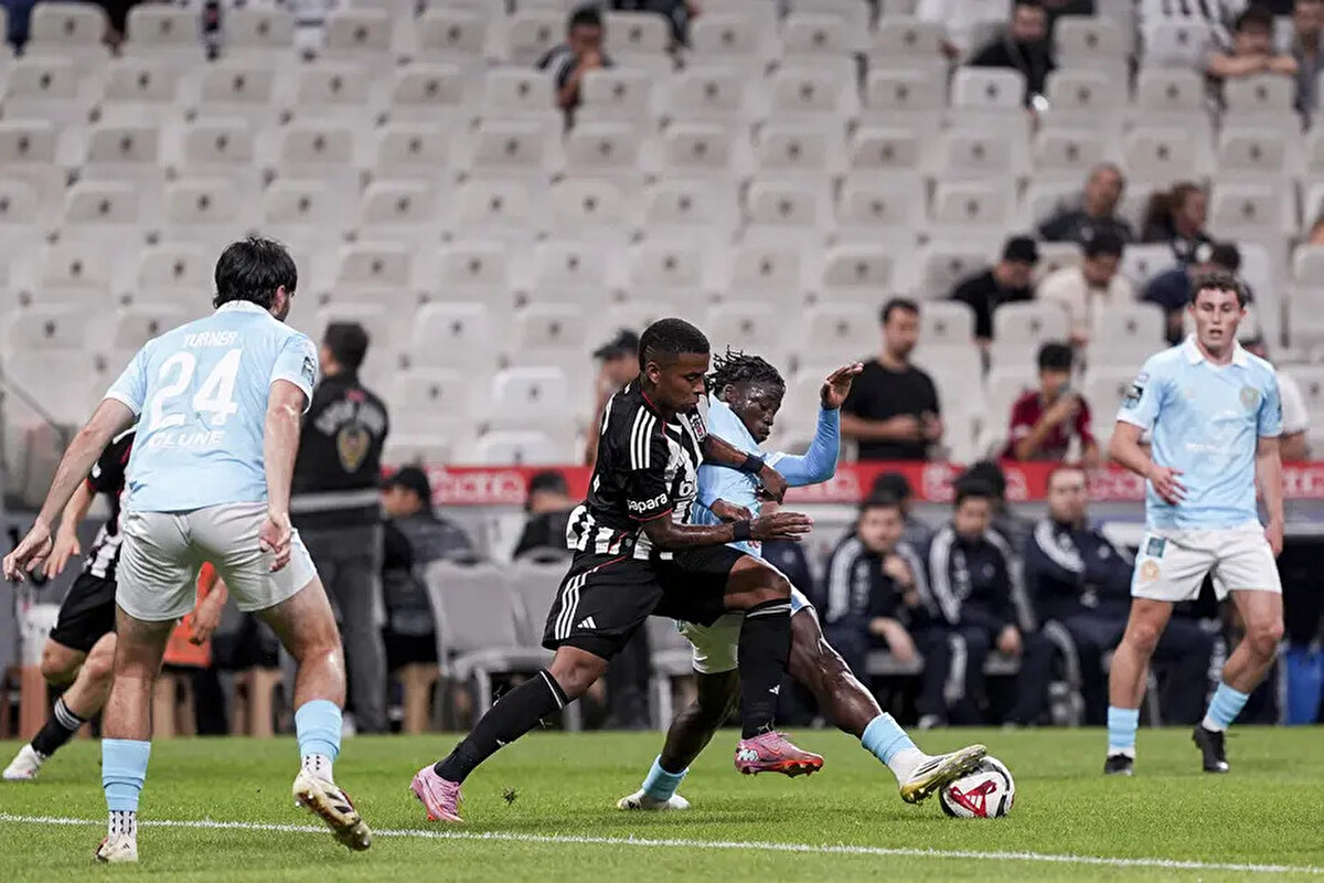 Beşiktaş'ya 14 maça çıkan Arroyo 2 gol attı. Ekvadorlu oyuncunun 2029 yılına kadar sözleşmesi bulunuyor.<br>