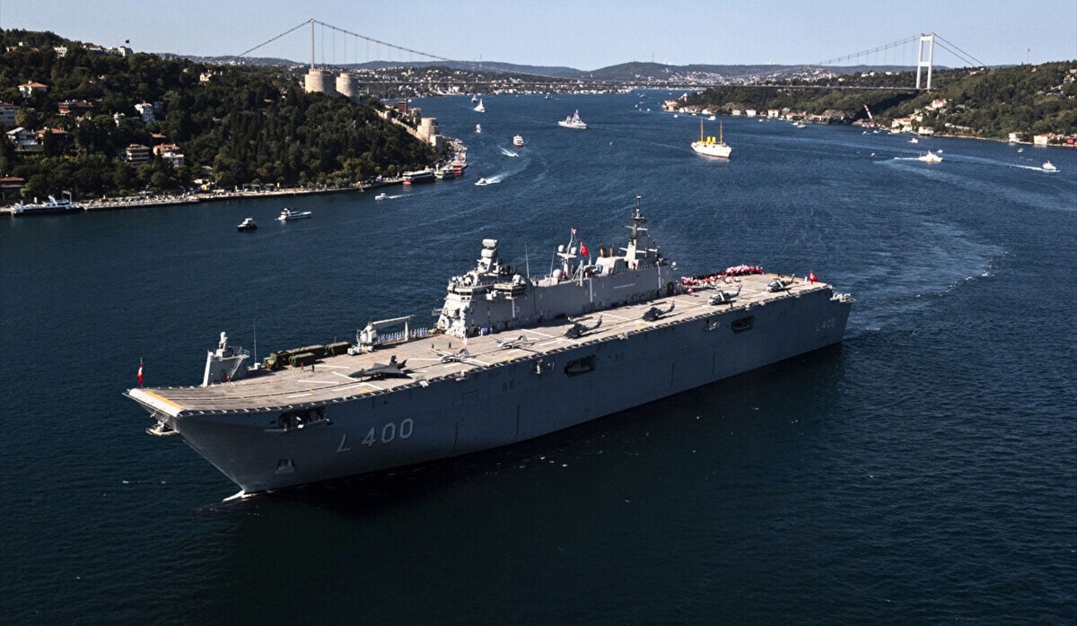 TEKNOFEST MAVİ VATAN’A KATILIM NASIL OLACAK?<br><br>TEKNOFEST Mavi Vatan, savunma sanayii ve denizcilik teknolojilerine ilgi duyanları ağırlayacak. Etkinlik, 31 Ağustos’a kadar İstanbul Tersanesi Komutanlığı’nda olacak. 30 ve 31 Ağustos tarihlerinde halkın katılımına da açık olacak olan etkinlik, yalnızca online kayıt yaptıran ziyaretçilere açık olacak.<br>Ziyaretçiler, 09.00-12.00, 12.00-15.00 ve 15.00-18.00 saat aralıklarında düzenlenen üç ayrı seanstan yalnızca birine giriş hakkı elde edebilecek.<br>