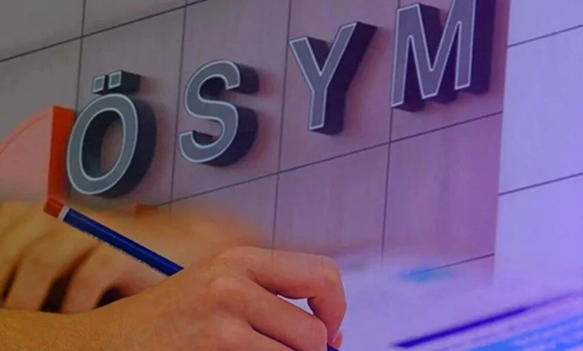 KPSS sınav günü dikkat edilmesi gerekenler<br><br>7 Eylül 2025 Pazar günü yapılacak olan Genel Kültür – Genel Yetenek oturumuna adaylar saat 10.00’dan sonra sınav binalarına alınmayacak.<br><br>Sınav 10.15’te başlayacak ve 130 dakika sürecek. Sınavın bitiş saati 12.25 olacak.<br><br>Adayların sınav giriş belgelerinin yanında geçerli kimlik belgesini bulundurmaları zorunlu.