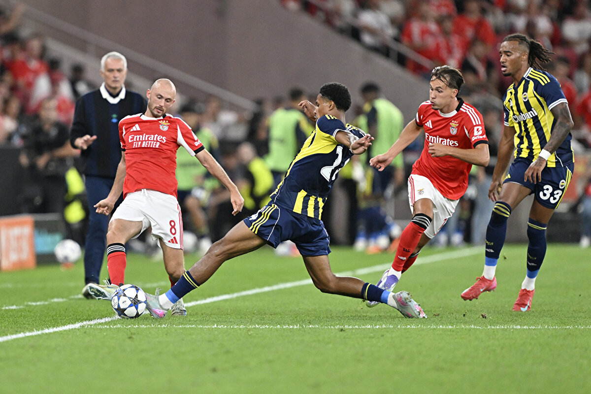 Fenerbahçe, Play-Off’a Feyenoord’u eleyerek gelmişti<br><br>Sarı-lacivertliler, 2024-2025 sezonunda Şampiyonlar Ligi elemelerine 3. turdan başladı. Hollanda temsilcisi Feyenoord’u 1-2 ve 5-2’lik skorlarla eleyerek adını play-off turuna yazdırdı.