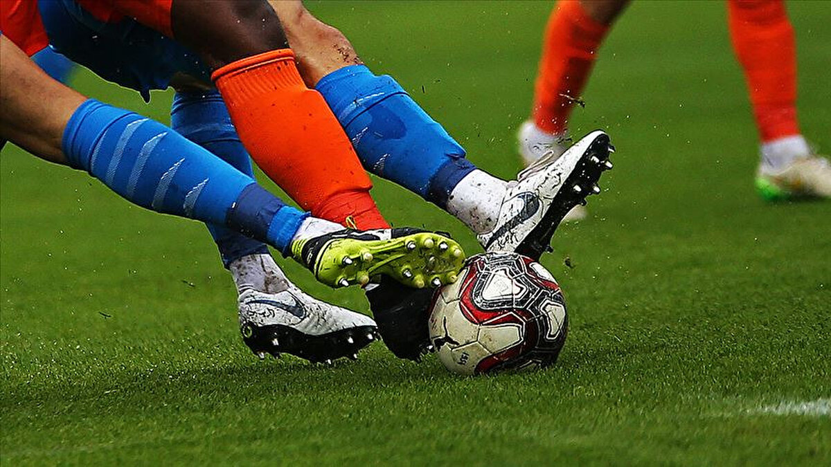 Bugün Hangi Maçlar Var?<br><br>28 Ağustos 2025 Perşembe günü UEFA Avrupa Ligi ve UEFA Konferans Ligi play-off turu rövanş mücadeleleri oynanacak. Ayrıca Suudi Arabistan Pro Lig’de de heyecan devam ediyor. Sporseverler, gün boyu sürecek maç takvimiyle futbola doyacak.