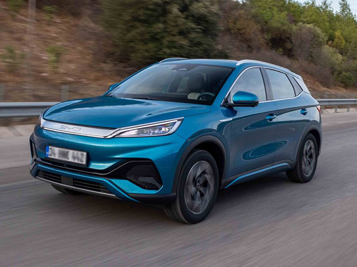 BYD’nin Avrupa satışları üçe katlandı<br><br>Avrupa Otomobil Üreticileri Birliği (ACEA) verilerine göre BYD’nin Avrupa Birliği’ndeki yeni araç kayıtları Temmuz ayında geçen yılın aynı dönemine göre üç kat artarak 9.698 adede ulaştı. İngiltere, Norveç, İsviçre gibi AB dışındaki pazarlar da dahil edildiğinde toplam satışlar 13.503 adede yükseldi.