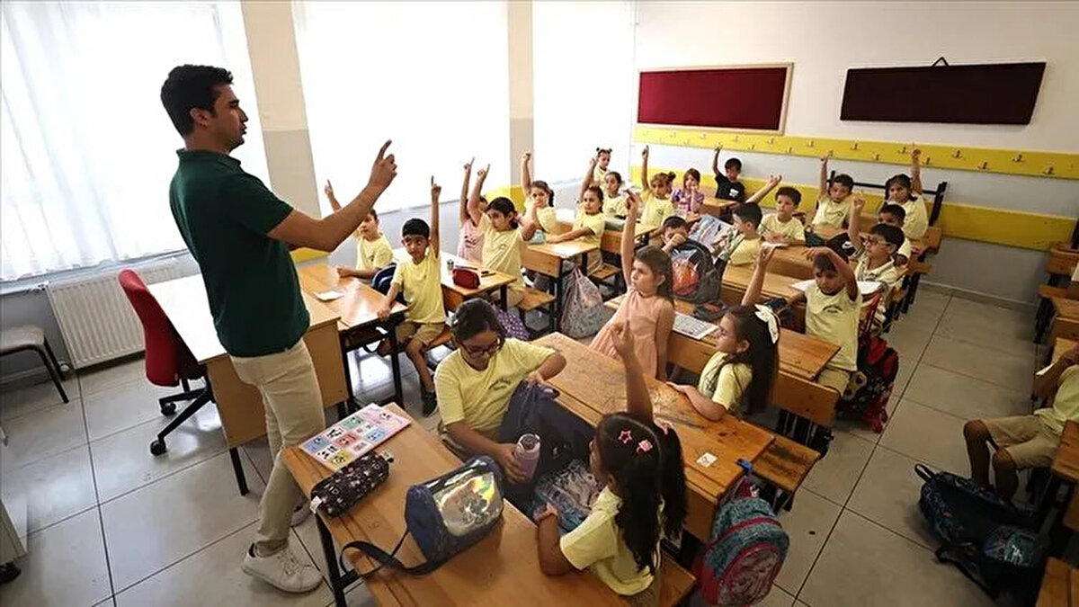 Mülakat Sonuçları Nereden Sorgulanır?<br><br>Öğretmen adayları sözlü sınav sonuçlarını e-Devlet kapısı üzerinden T.C. kimlik numarası ve şifreleriyle sorgulayabiliyor. Ayrıca MEBBİS sistemi üzerinden de sorgulama ekranına erişim sağlanabiliyor.