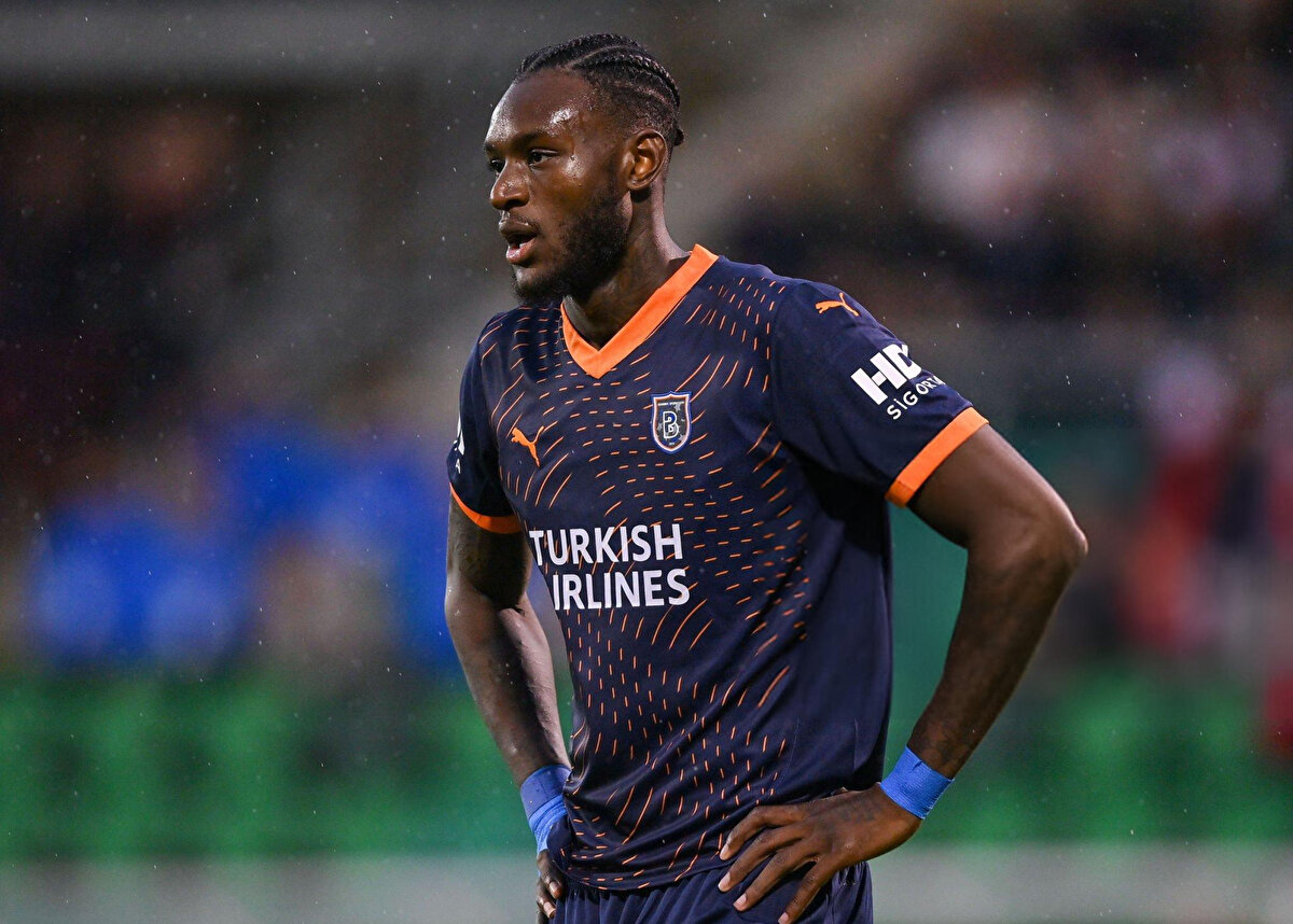 Başakşehir, Craiova Engelini Aşamadı<br>Konferans Ligi’ndeki bir diğer temsilcimiz Başakşehir ise Romanya ekibi Craiova karşısında büyük bir şok yaşadı. Evinde oynadığı ilk maçı 2-1 kaybeden turuncu-lacivertliler, rövanşta da 3-1 mağlup oldu. Bu sonuçla Başakşehir, Avrupa’ya erken veda etti.