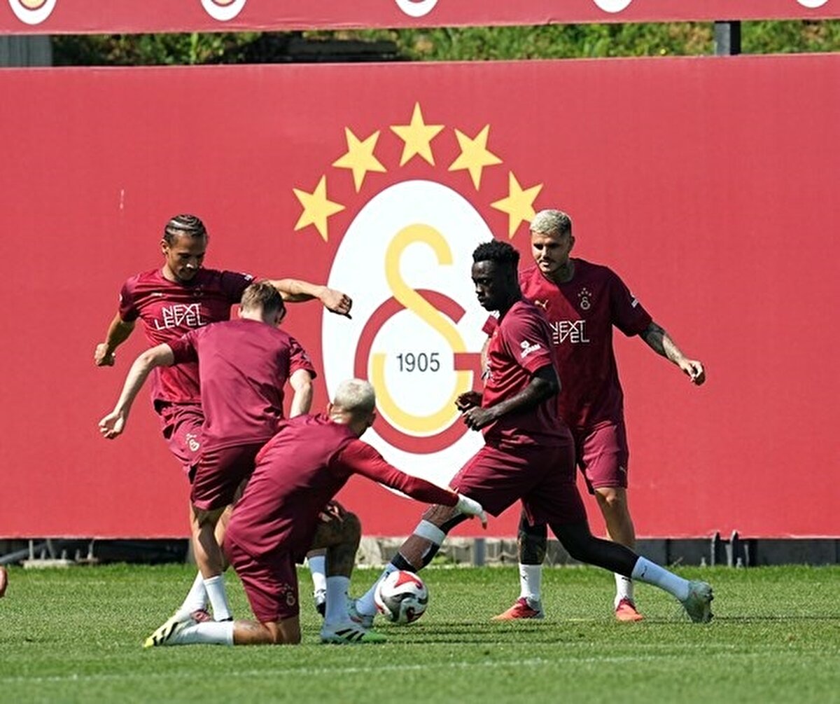 Son tahminleri aldığımız ChatGPT ise verdiği skor tahminleriyle temsilcimizin gruptan çıkması mucizelere kalıyor. ChatGPT, Galatasaray'ın grup aşamasında 10 puan toplayabileceğini söyledi. Geçen sene Stuttgart, gruplarda 10 puan toplayarak Şampiyonlar Ligi'ne 26 sırada veda etmişti.