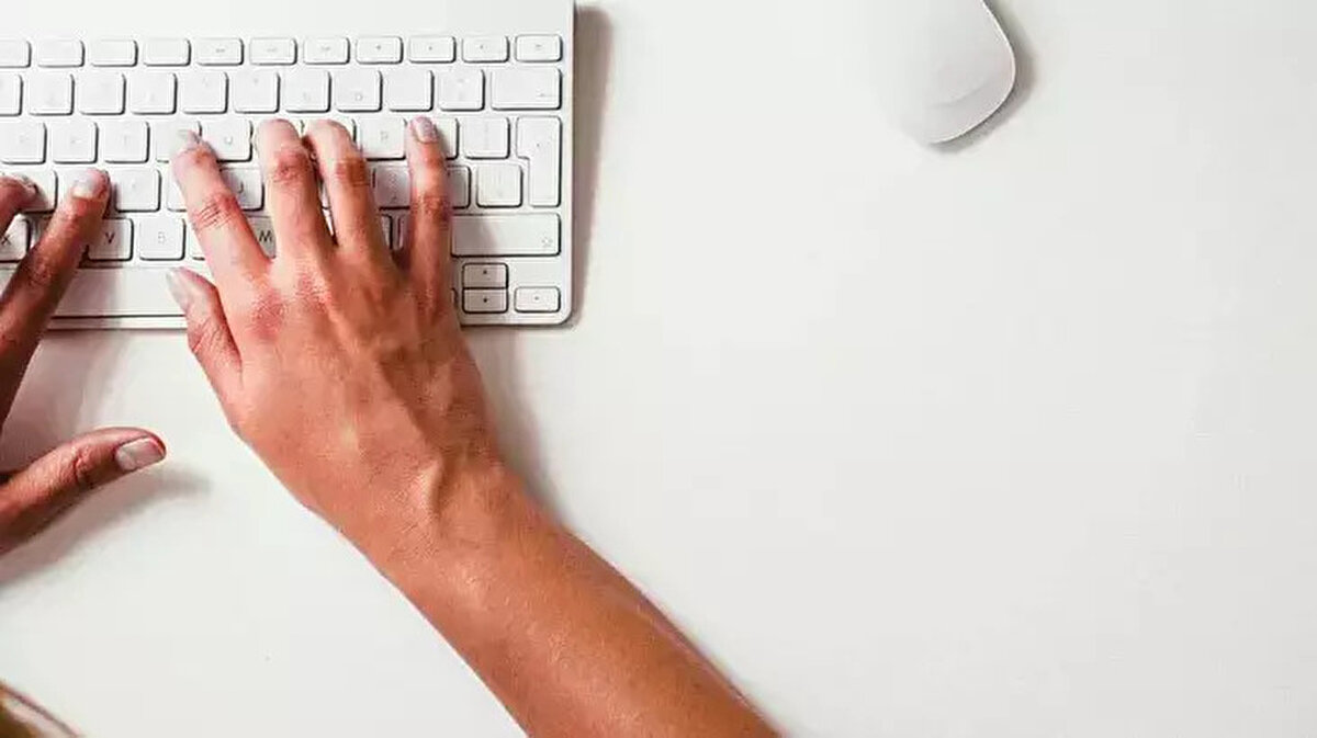 2025 KPSS ne zaman yapılacak?<br><br>ÖSYM takvimine göre; 2025 KPSS lisans sınavı 7 Eylül 2025 Pazar günü gerçekleştirilecek. Genel Yetenek – Genel Kültür oturumu saat 10.15’te başlayacak. ÖSYM’nin uyarısına göre, adaylar saat 10.00’dan sonra sınav binalarına alınmayacak.