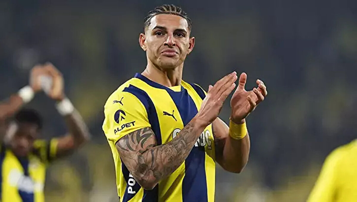 Diego Carlos'un bugün İtalya'da olması ve Como'ya transferini gerçekleştirecek imzayı atması bekleniyor.<br>