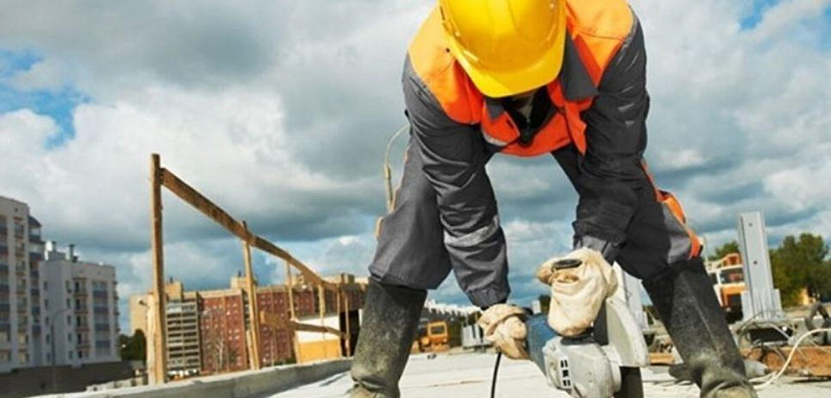 Evde sağlık ve kişisel bakım çalışanları – Yaşlı nüfusun artışı ve evde bakım talebi ile iş fırsatları zirveye çıkıyor.<br><br>Yazılım geliştiriciler – Dijitalleşme ve teknoloji odaklı projeler talebi artırıyor.<br><br>Depo çalışanları ve sipariş toplayıcılar – E-ticaret ve lojistik sektöründeki büyüme ile iş imkânları artıyor.<br><br>Hızlı servis ve tezgah çalışanları – Restoran ve yiyecek-içecek sektöründe iş hacminin yükselmesi ile önemli pozisyonlar.<br><br>Aşçılar – Hizmet sektöründe nitelikli aşçılara olan talep yükseliyor.