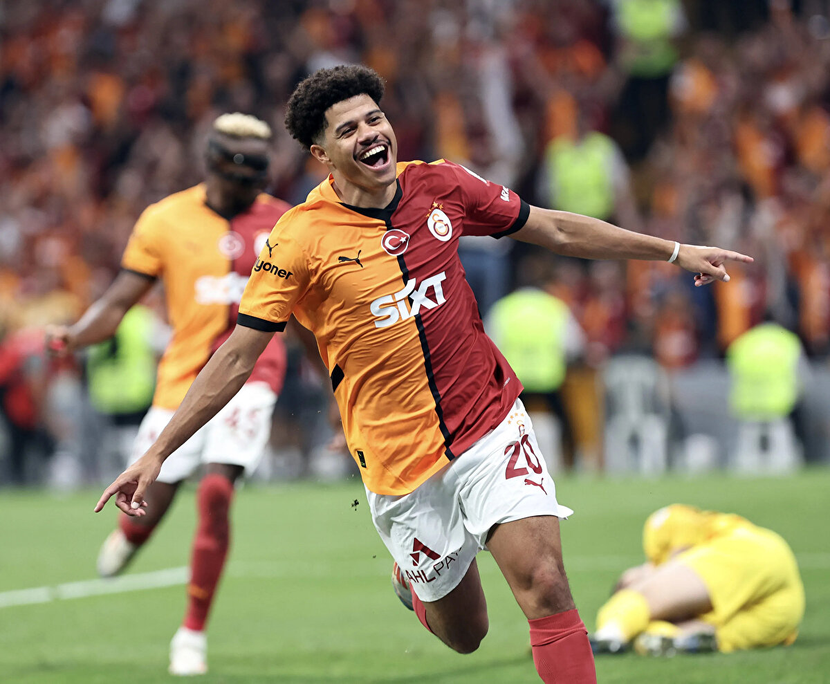 8 MAÇTIR GOL YEMİYOR<br><br>Son şampiyon Galatasaray, son oynadığı 8 resmi maçta da kalesini gole kapadı. Son olarak 3 Mayıs'ta oynadığı 4-1'lik Sivasspor maçında kalesinde bir gol görmüştü<br>