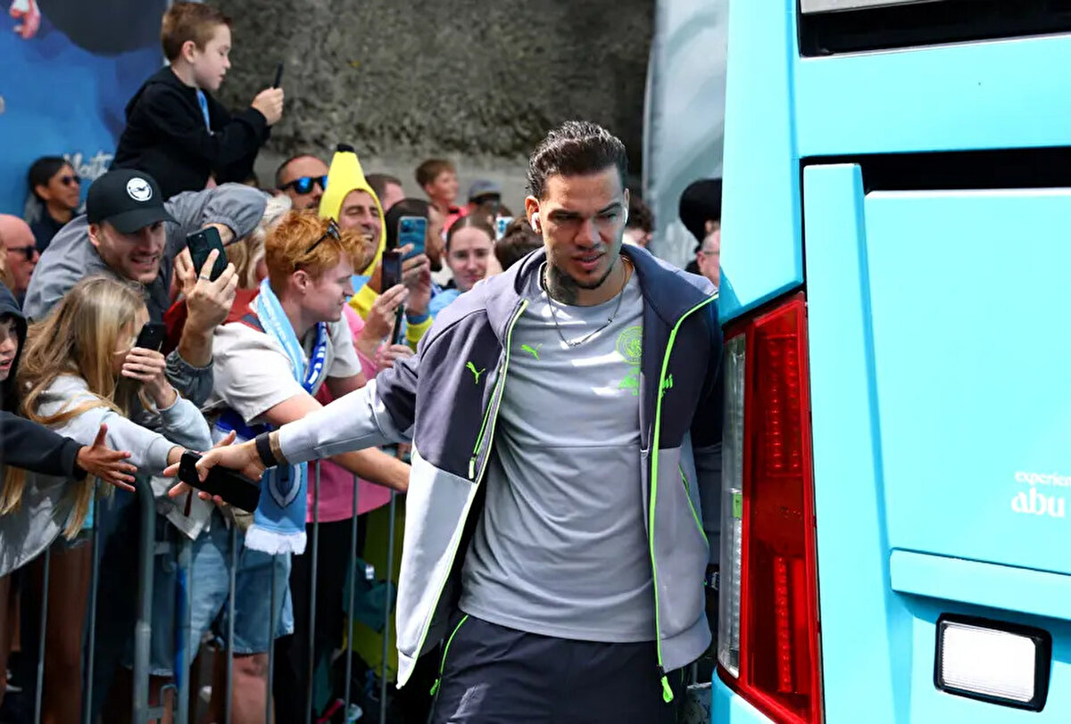 Premier Lig'de yaz transfer döneminin bitmesine kısa bir süre kala Ederson ve İlkay Gündoğan, Galatasaray'ın gündeminde yer alıyor.<br>