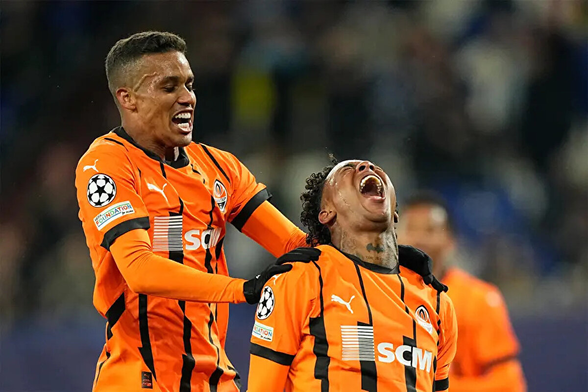 Yaz transfer döneminde sadece Montepellier'den kaleci Benjamin Lecomte'yle anlaşan Londra ekibi, Shakhtar Donetsk'in genç yıldızı Kevin için geri sayıma geçti.<br>