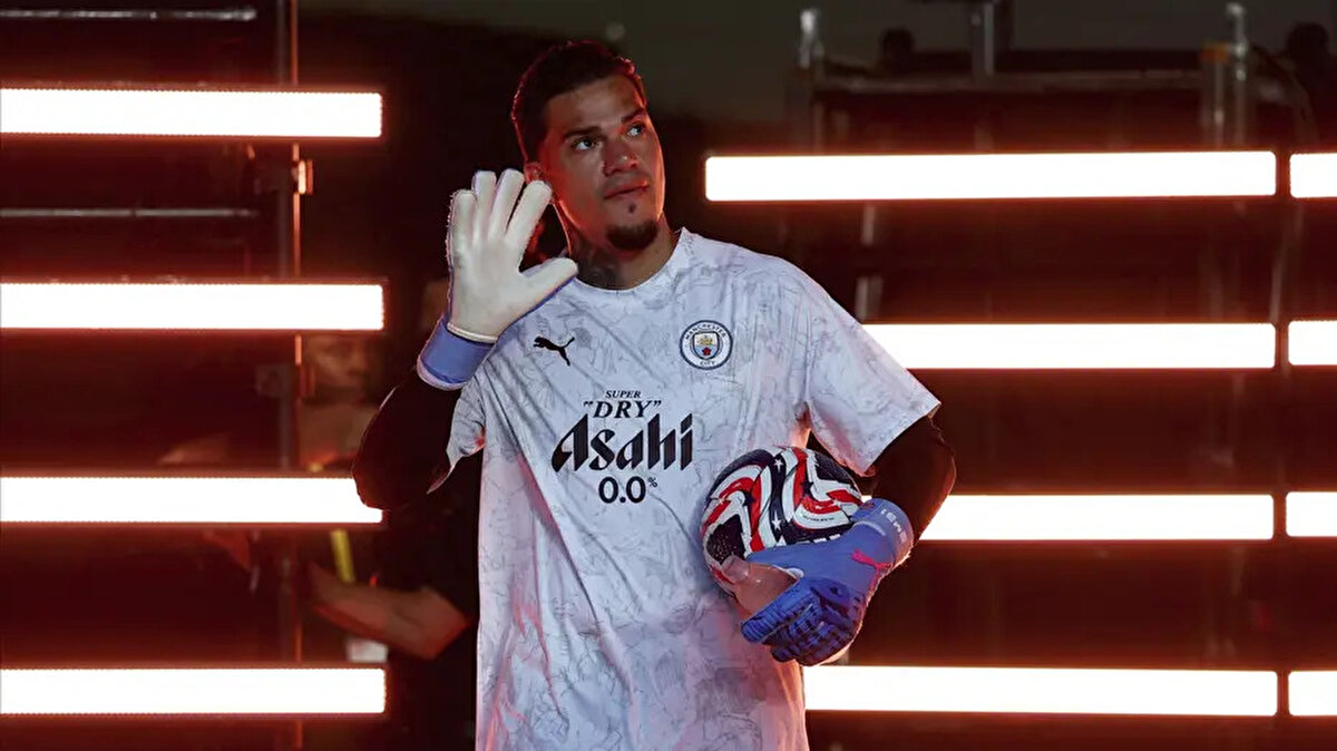 Galatasaray'ın da uzun süredir peşinde olduğu deneyimli kaleci için sarı-lacivertliler girişimlerini sıklaştırdı.