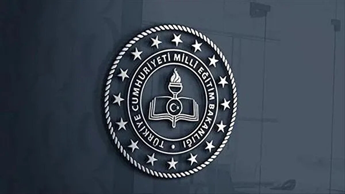 BAŞVURUKAR NASIL YAPILACAK?<br><br>Başvuru platformları: e-Devlet ve MEBBİS<br><br>KPSS puanı ve AGS şartı zorunlu<br><br>Tercihler, branş ve kontenjan durumuna göre yapılacak<br><br>MEB’in ikinci etap başvuru tarihlerini açıklamasıyla birlikte adaylar, yerleştirme sonuçlarını beklemeye başlayacak.<br><br>Sonuç olarak, 2025 yılı ikinci etap 10 bin öğretmen ataması Eylül veya Ekim aylarında yapılması beklenen MEB süreciyle başlayacak. Başvuru ve yerleştirme detayları için resmi açıklamalar takip edilmeli. Adaylar, e-Devlet ve MEBBİS üzerinden başvurularını yapabilecek ve KPSS ile AGS başarı puanları doğrultusunda tercihlerini gerçekleştirecek.