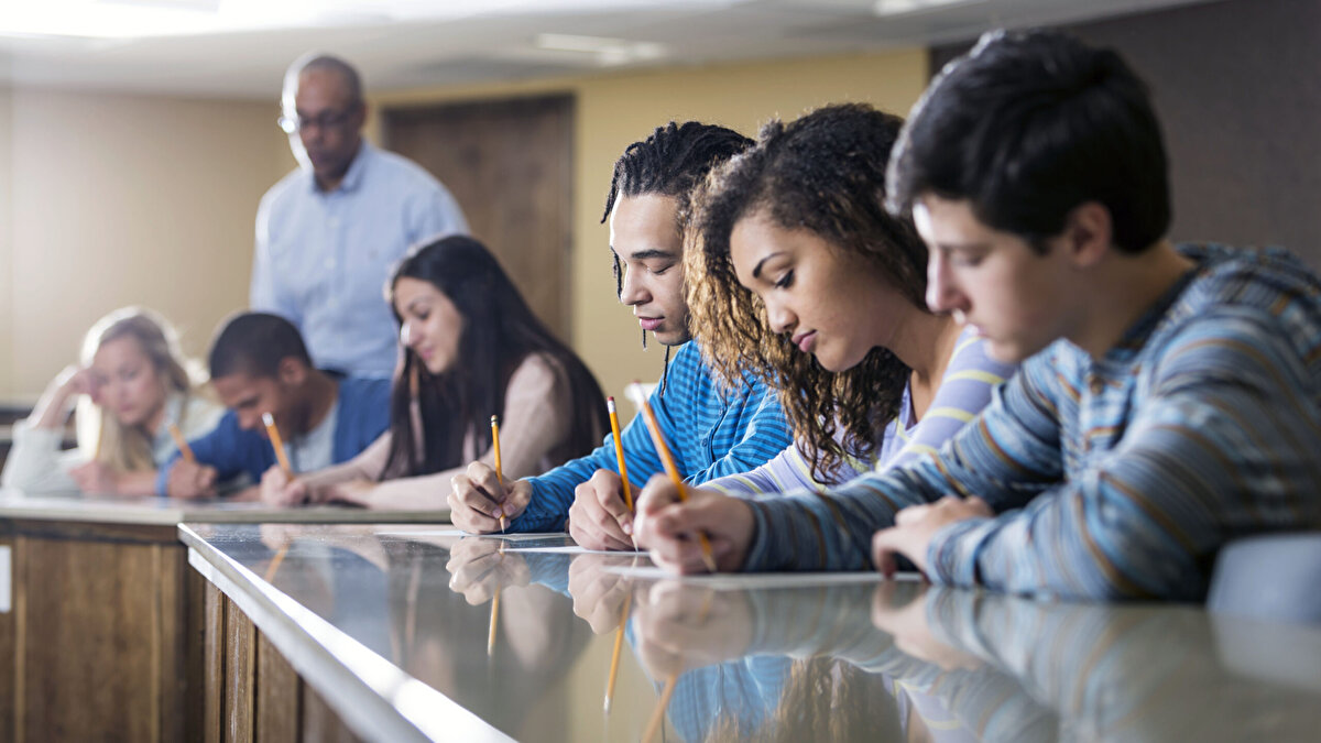 2025 TEV BURS ÜCRETİ NE KADAR?<br>TEV’in 2025 yılı için belirlediği üniversite bursu aylık 5.800 TL oldu.<br>